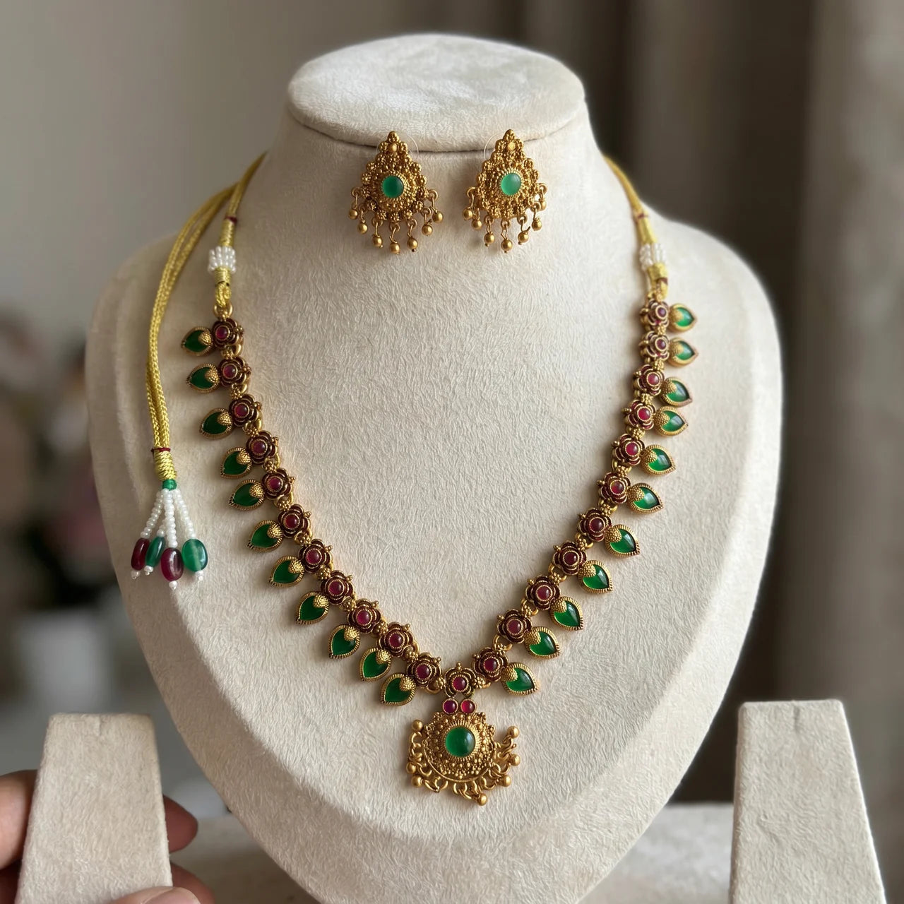 Antique Peacock Kemp Stone Necklace Set