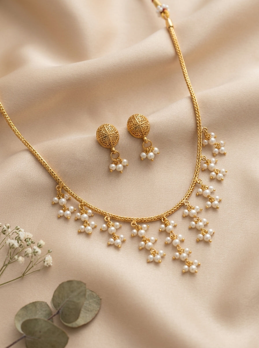 Pearl Dangling Necklace Set