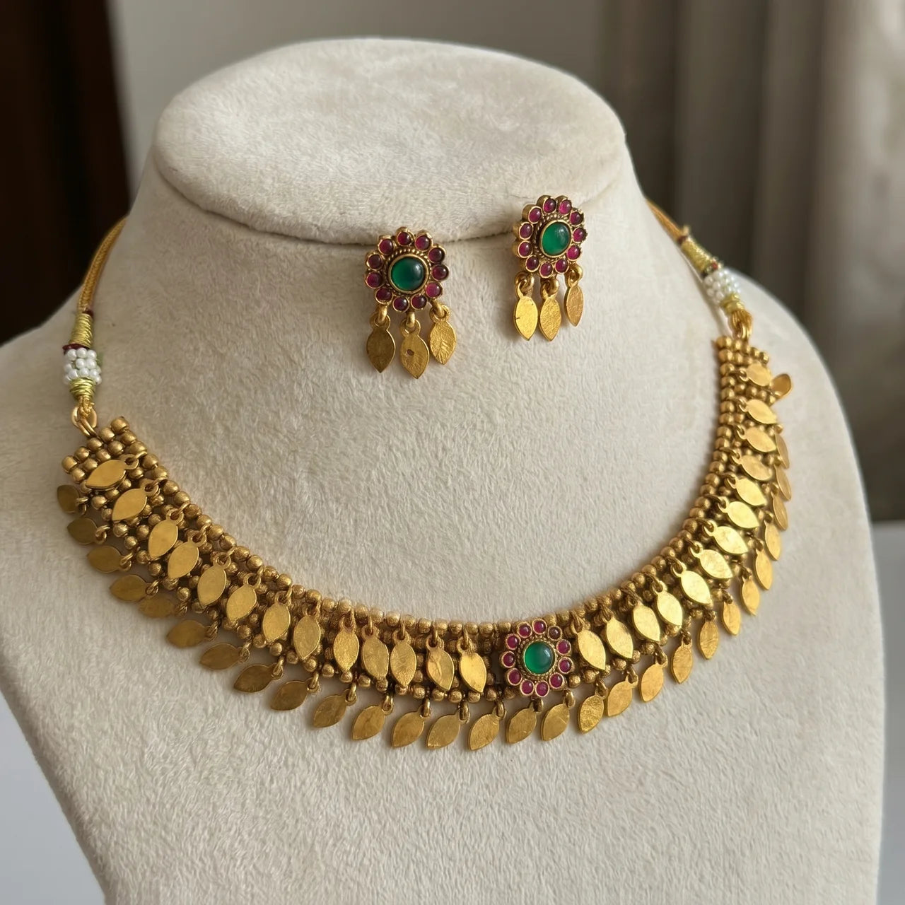 Temple  Leaf Dangler Necklace Set